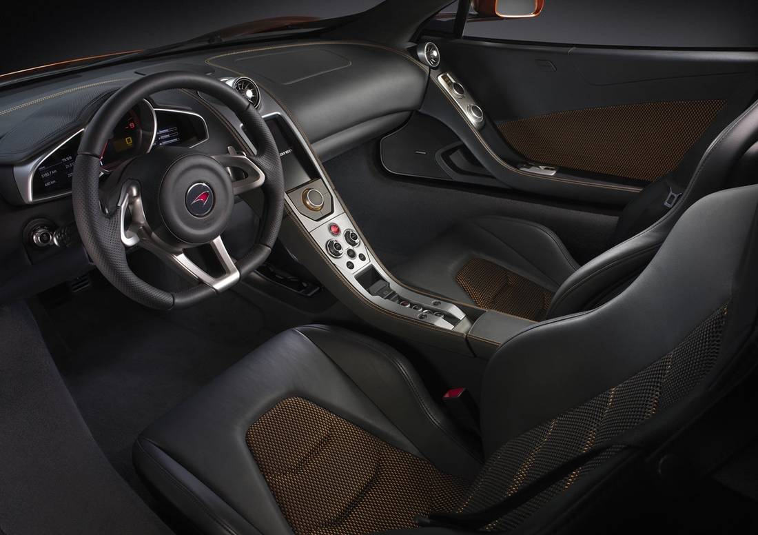 McLaren-MP4-12C-2011 interior 2