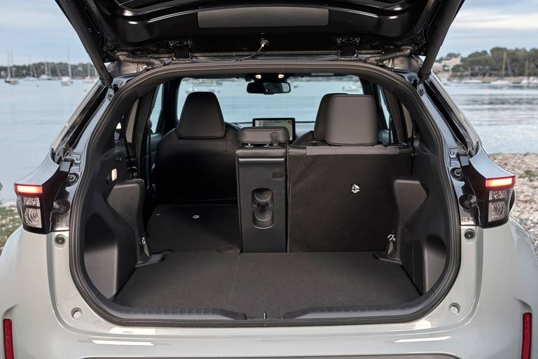 2024 Yaris Cross Urban Khaki DPL Interior 12
