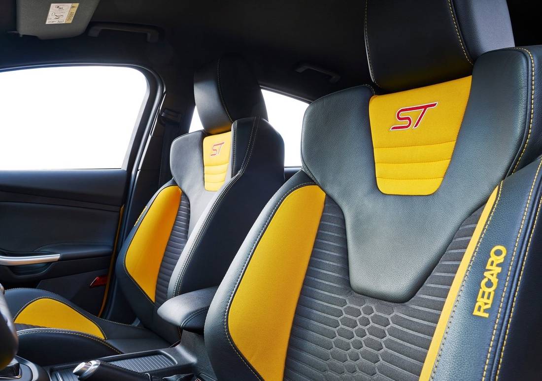 Ford-Focus ST-2015 interior 2