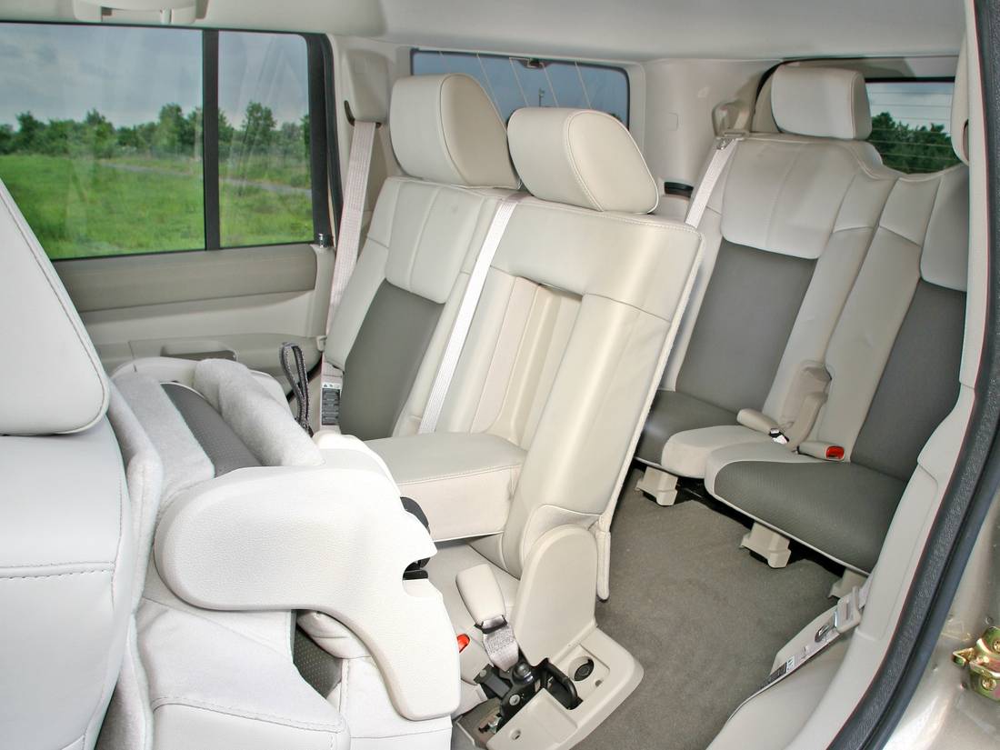 jeep-commander-seats