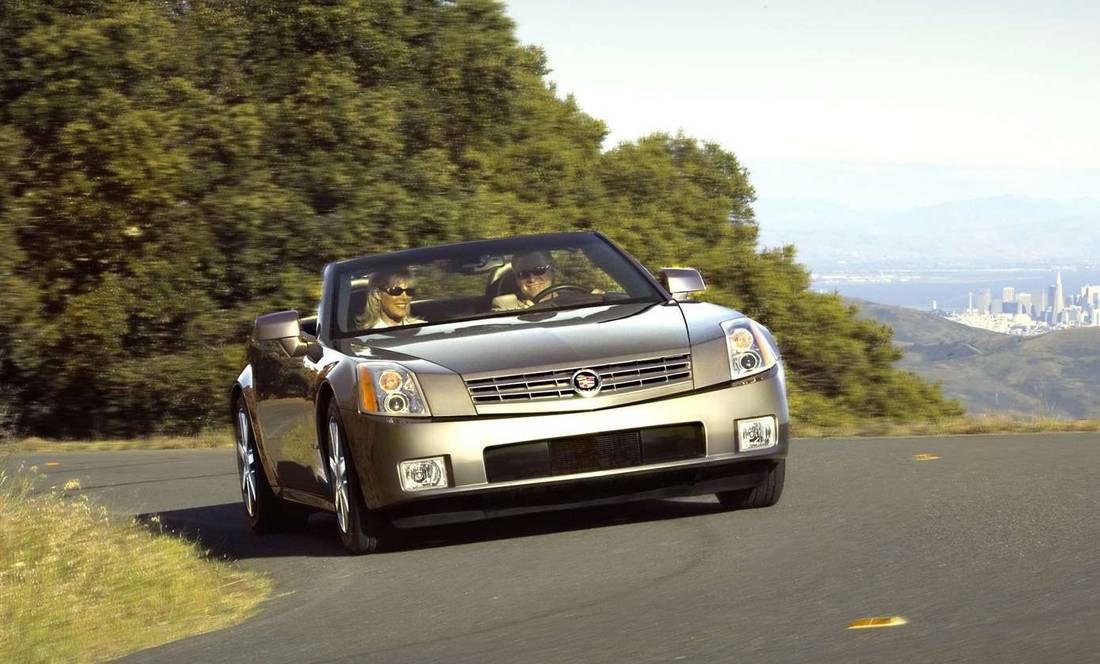 cadillac-xlr-front