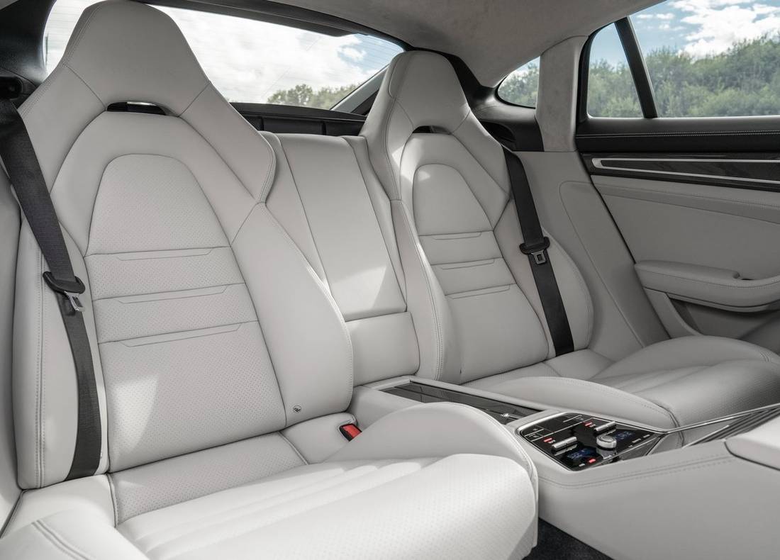 porsche-panamera-turbo-s-seats