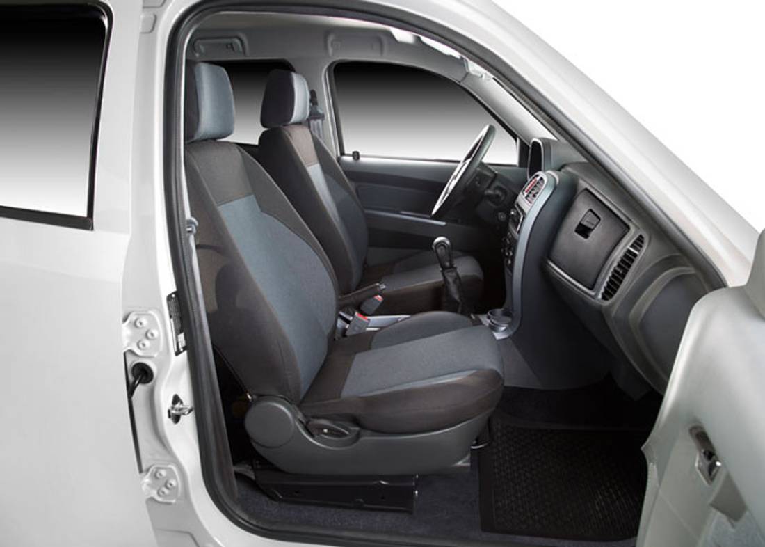 tata-xenon-seats