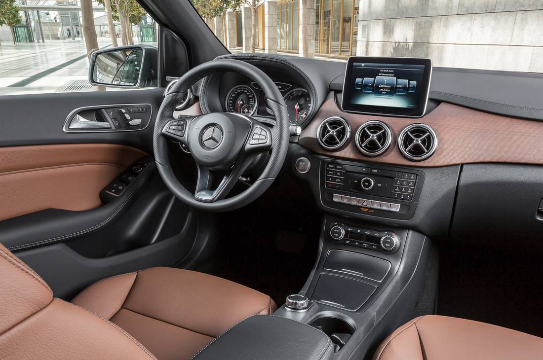 mercedes-w246-interior