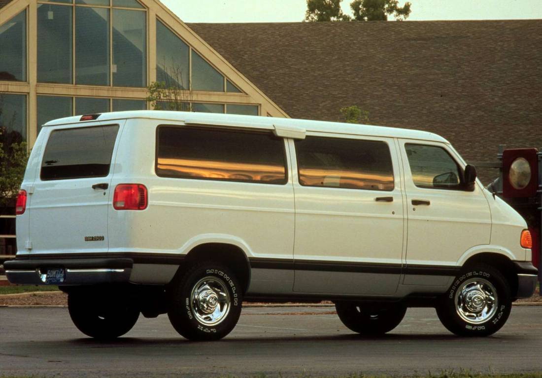 dodge-ram-wagon-back