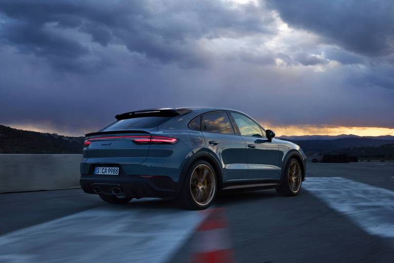 Porsche-Cayenne-GT-2022-Rear