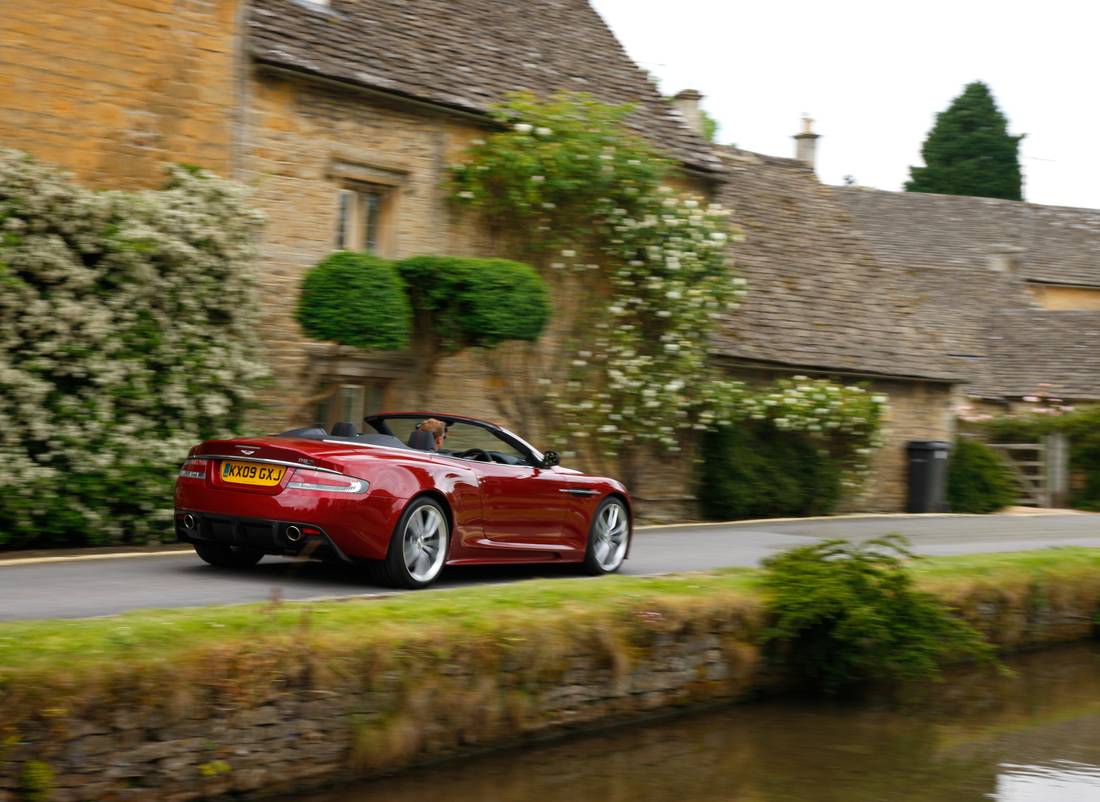 aston-martin-dbs-back