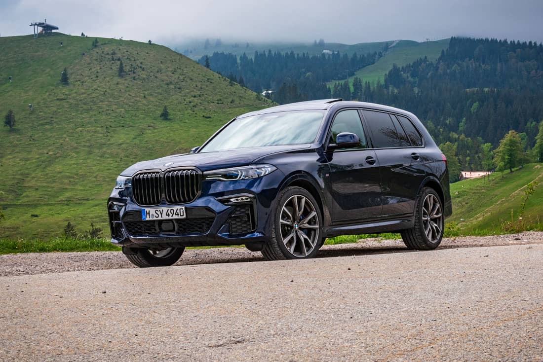 BMW-X7-M50i-xDrive-2020-Front-Hero3