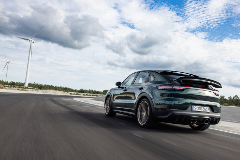 Porsche-Cayenne-Turbo-GT-Dynamic-Rear