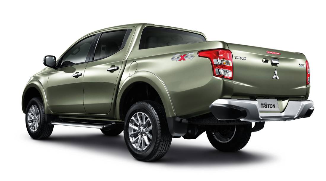 mitsubishi-pick-up-side