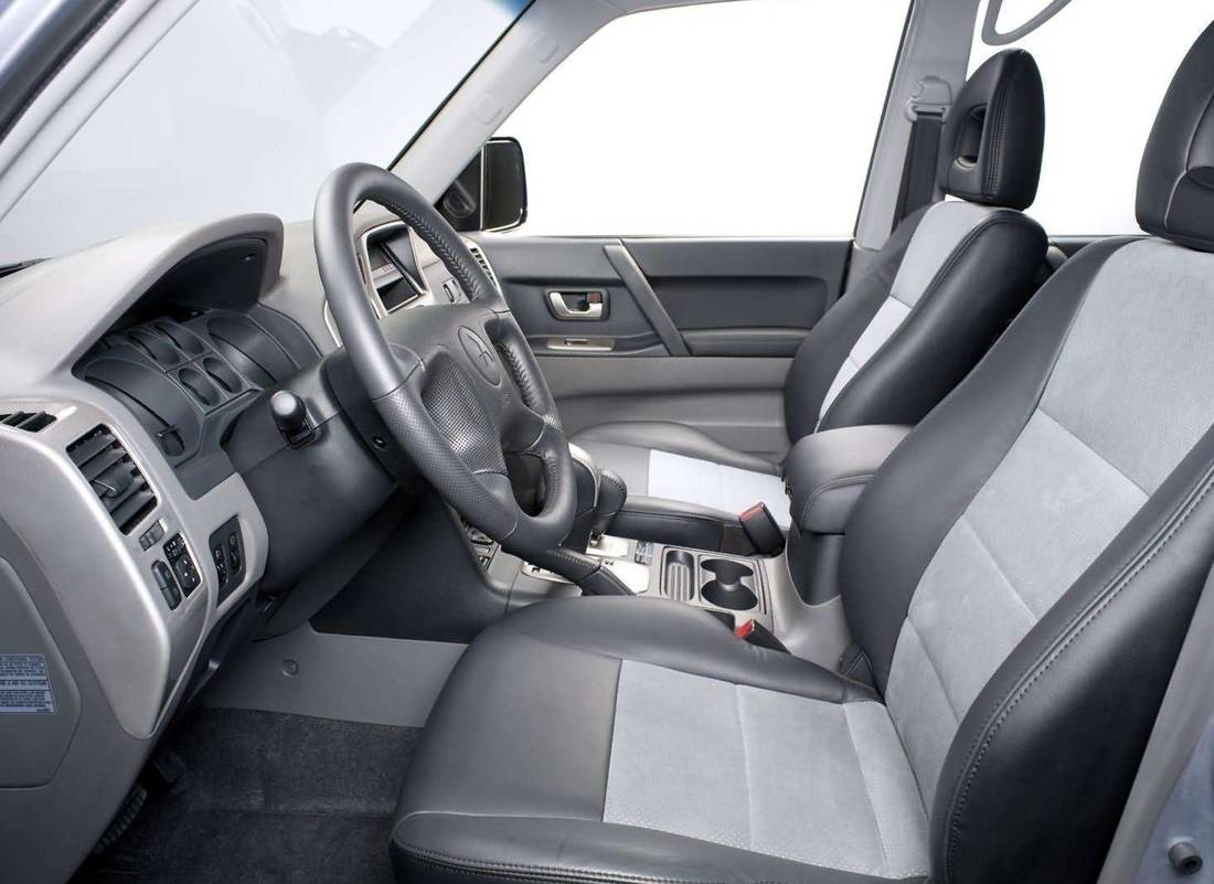 mitsubishi-montero-seats