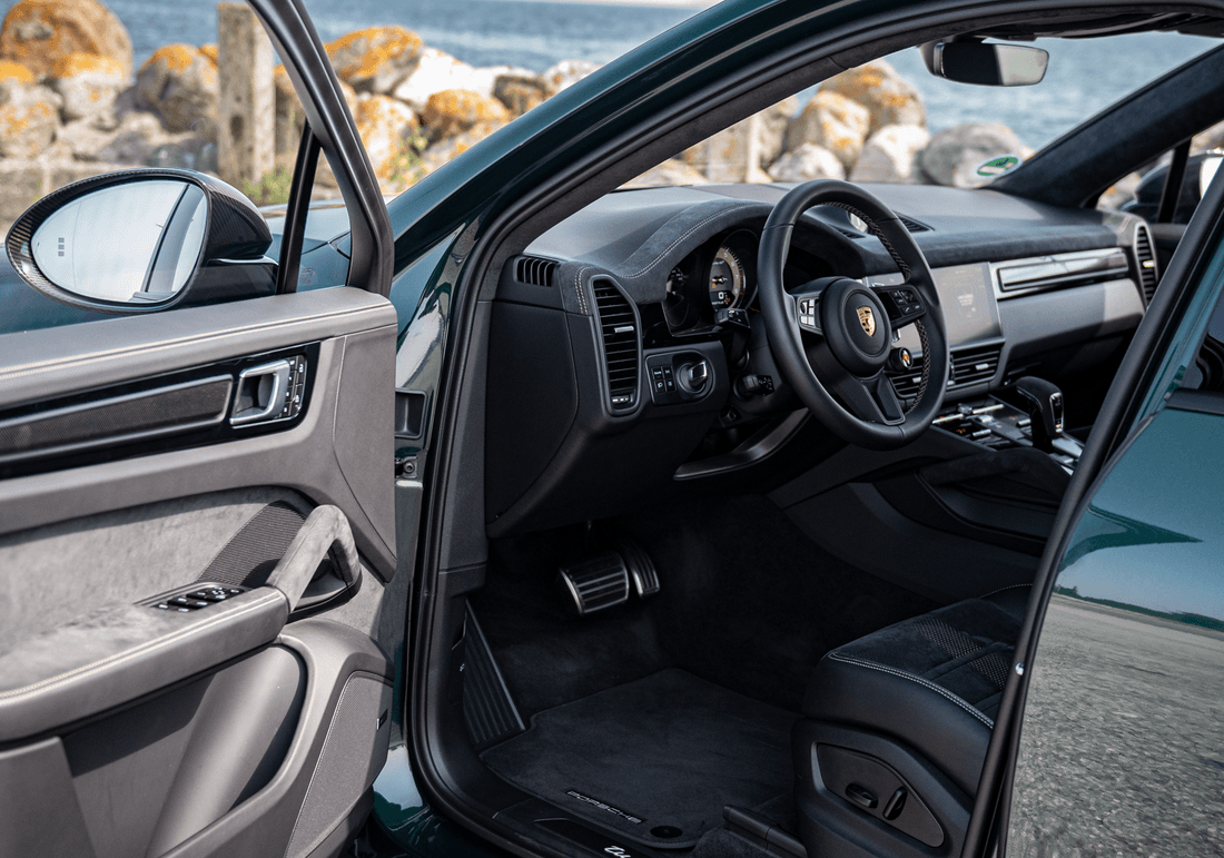 porsche-cayenne-turbo-gt-interior