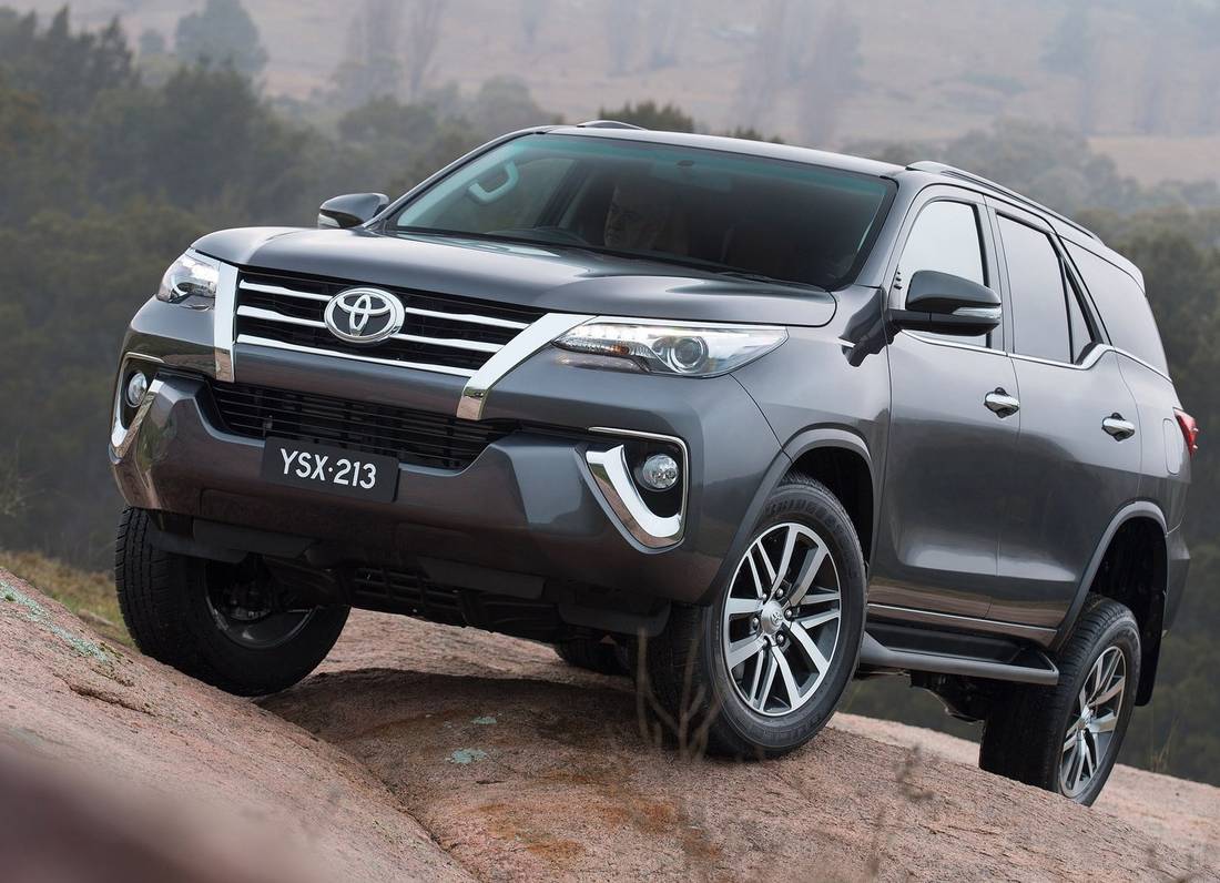 toyota-fortuner-front