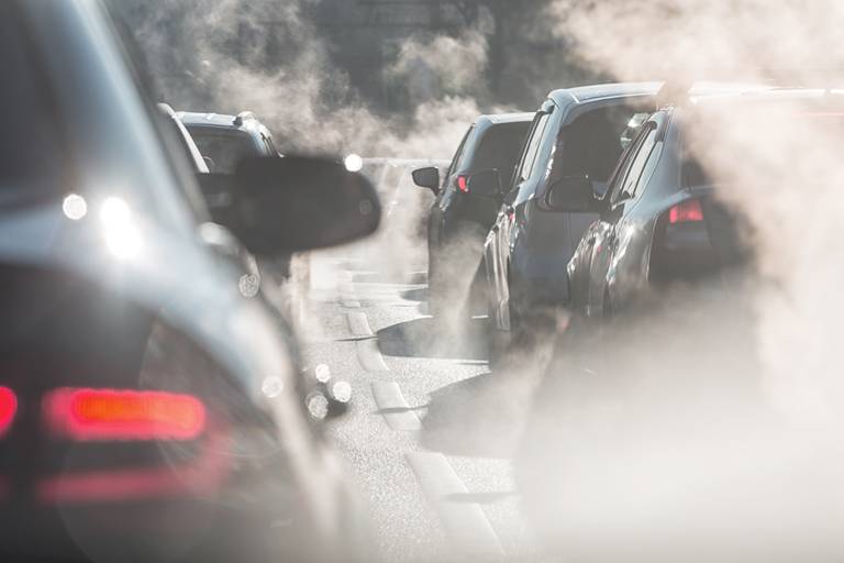 Beim Thema Umwelt sollte man am besten ein Elektro- bzw. Hybridauto die erste Wahl sein