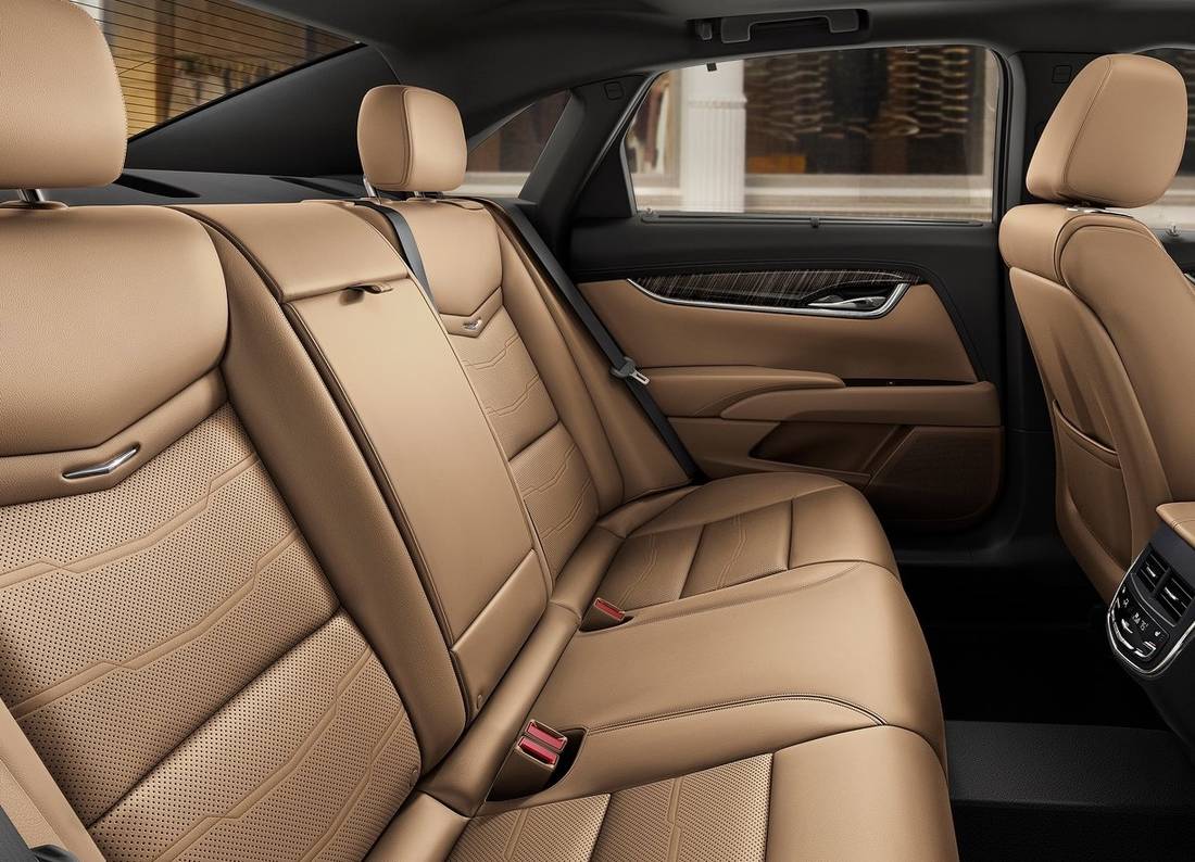 cadillac-xts-seats