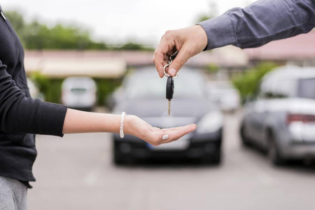  When you sell a car, you don't have to cancel your car insurance.