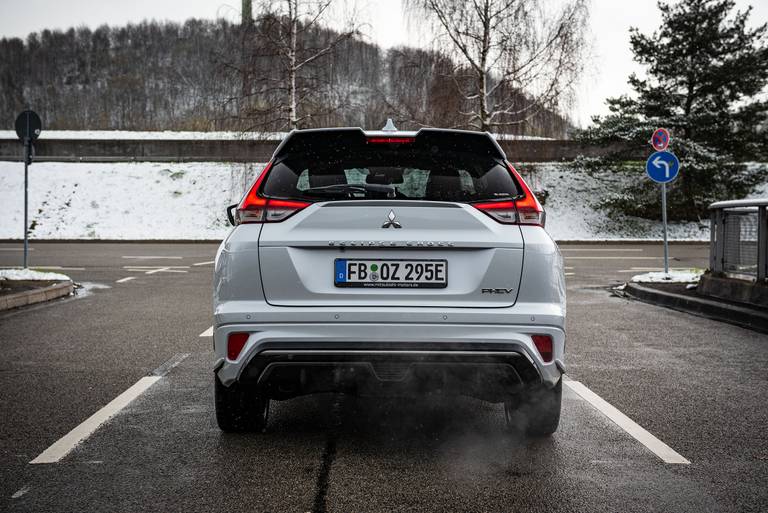 Mitsubishi-Eclipse-Cross-Plug-in-Hybrid-Rear