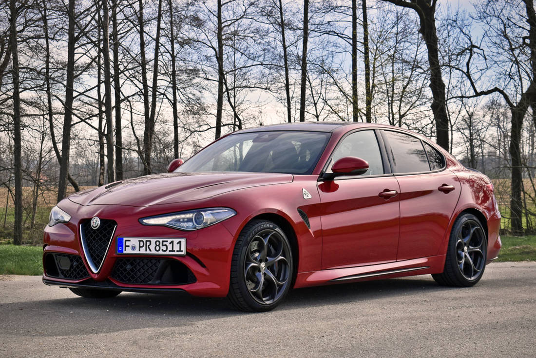 Alfa-Romeo-Giulia-Quadrifoglio-front-side