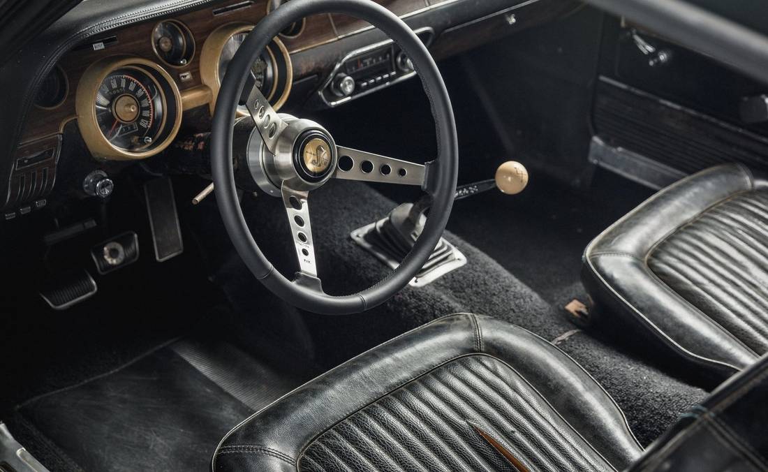 ford-m-interior