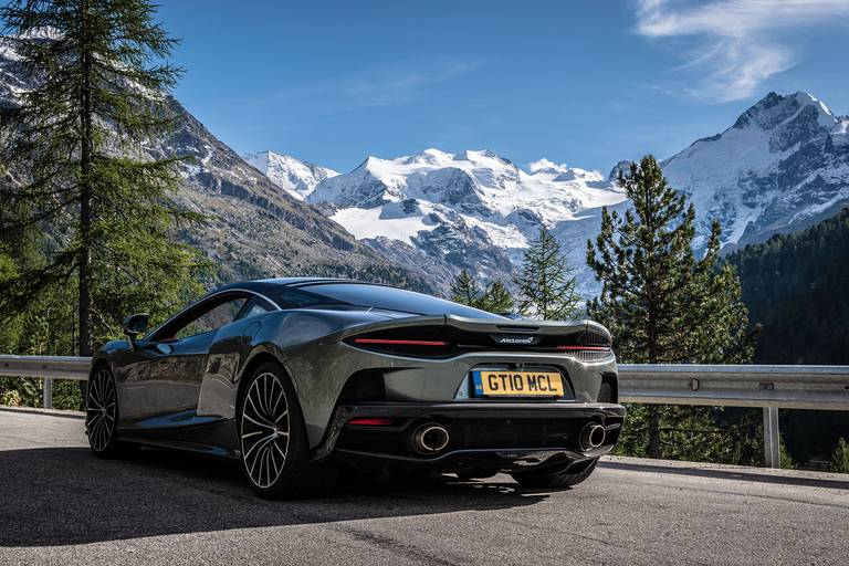 McLaren-GT-Berninapass