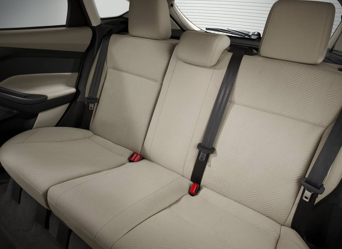 ford-focus-electric-seats