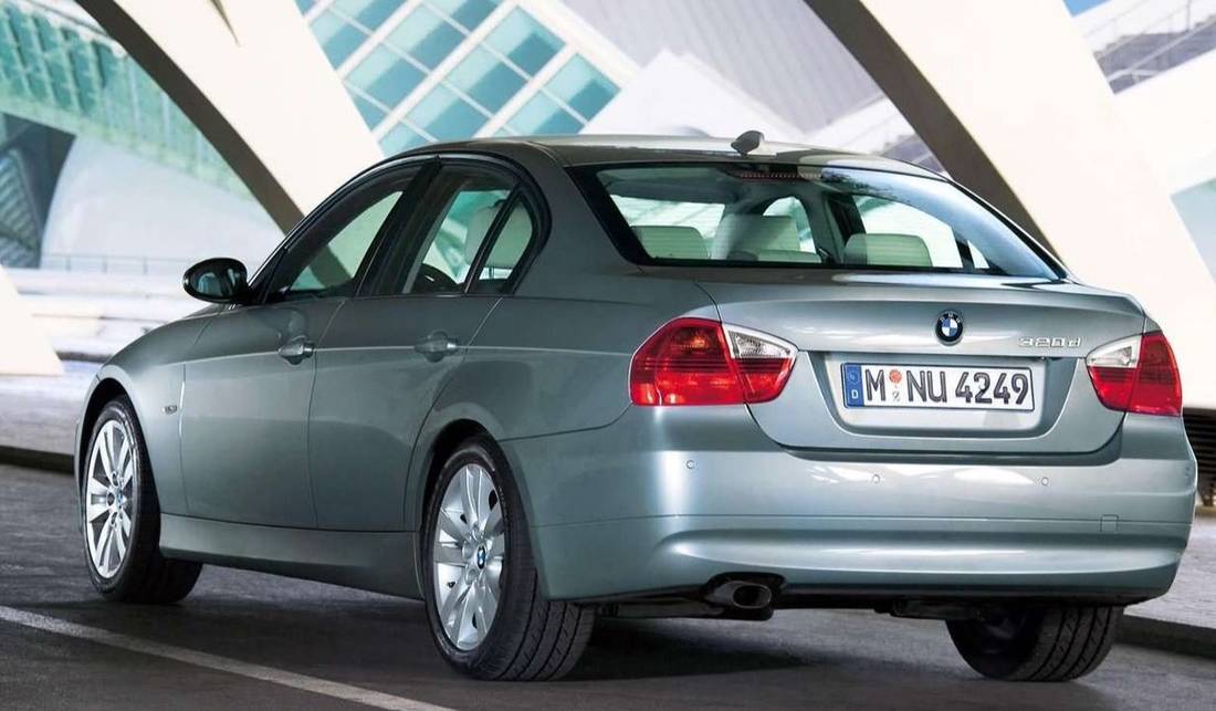 BMW-320d-Back