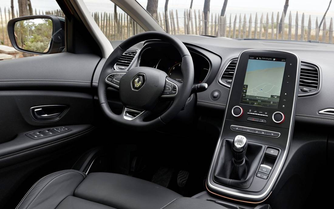 renault-scenic-interior