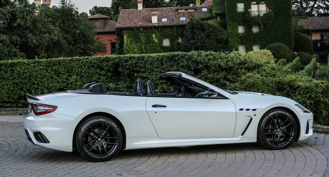 maserati-gran-cabrio-side