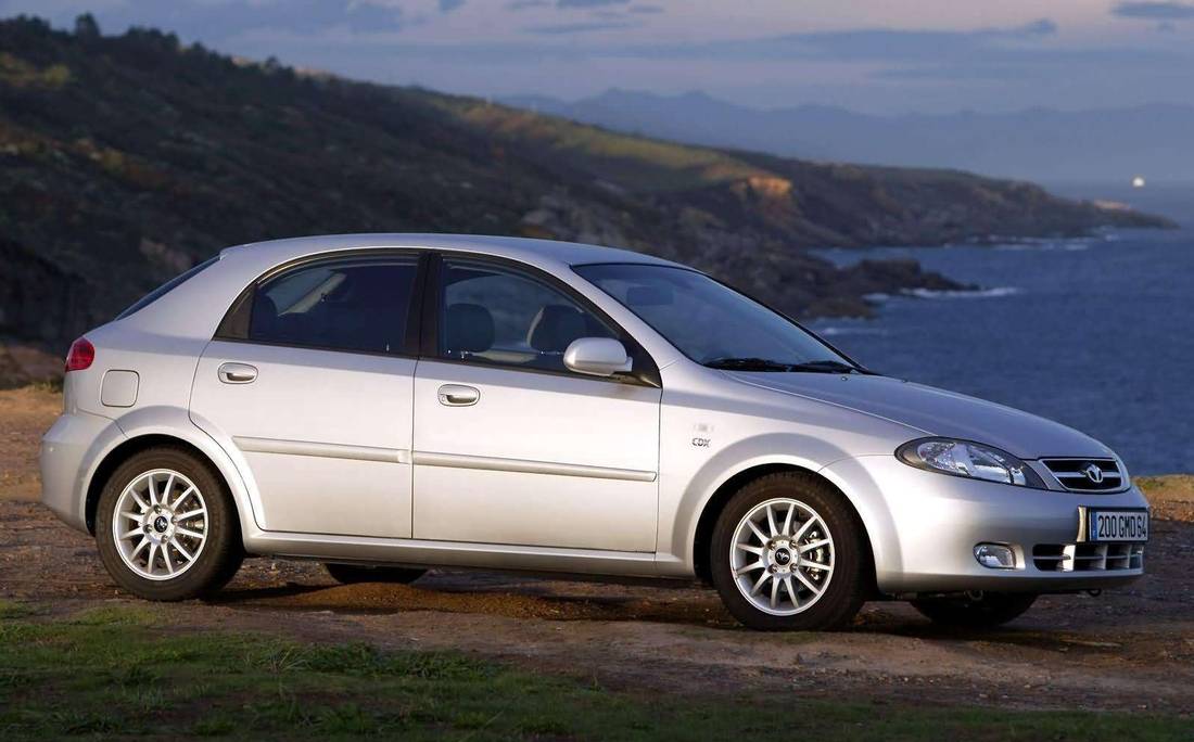 daewoo-lacetti-cdx-side