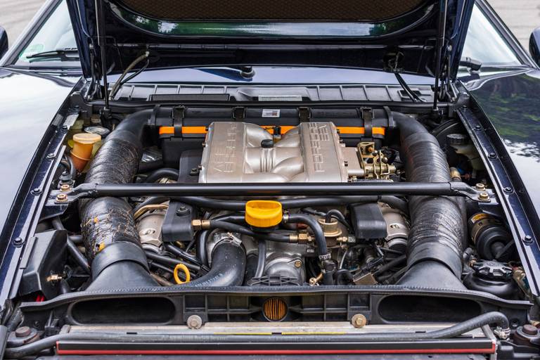 Porsche-928-GTS-Engine