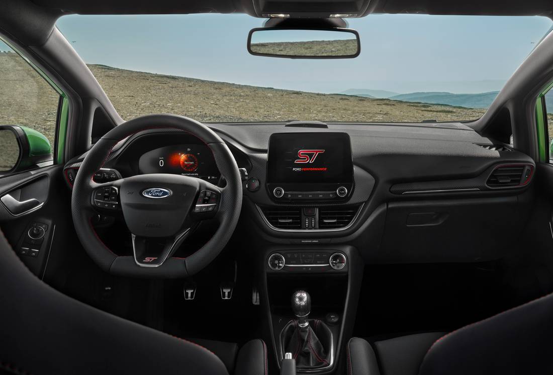 ford-fiesta-sport-interior