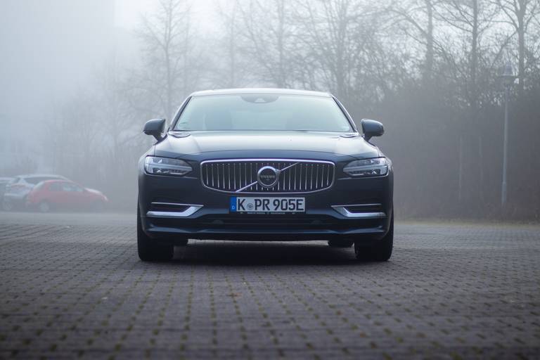 Volvo S90 T8 Twin Engine Front 1
