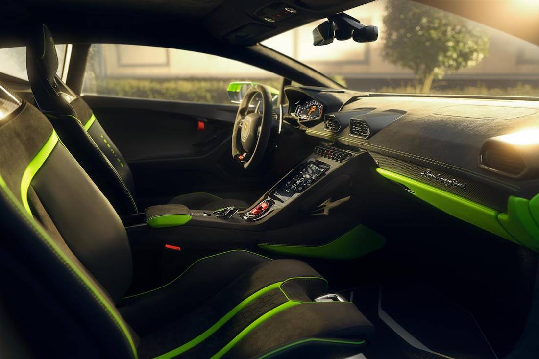 Lamborghin-huracan-tecnica-seats