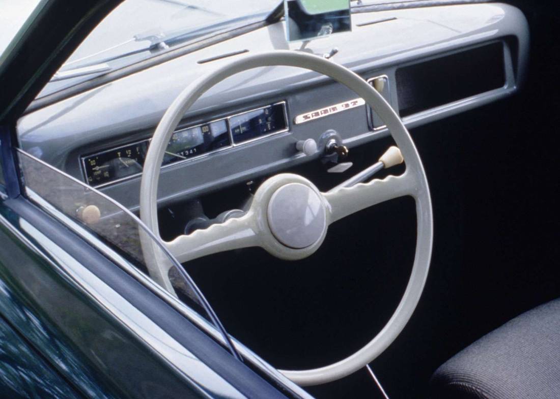 saab-92-interior