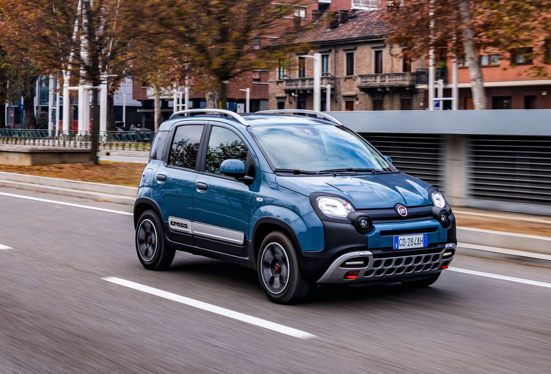 fiat-new-panda-cross-side