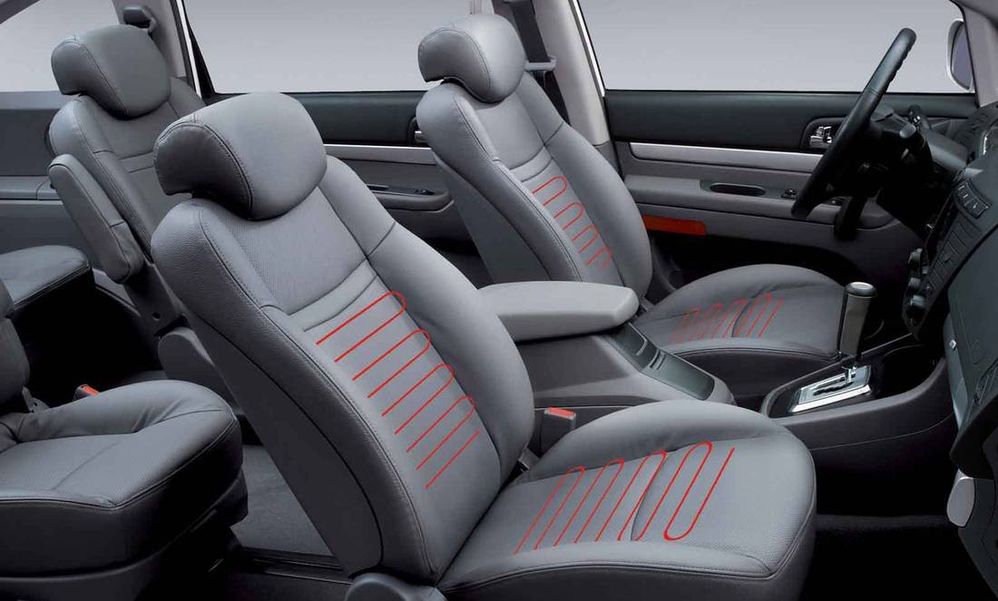 ssangyong-rodius-seats