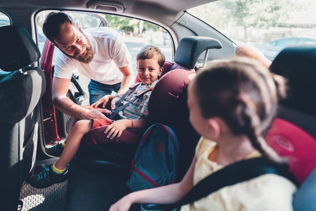 Baby im Auto: Die Kleinsten sicher transportiert