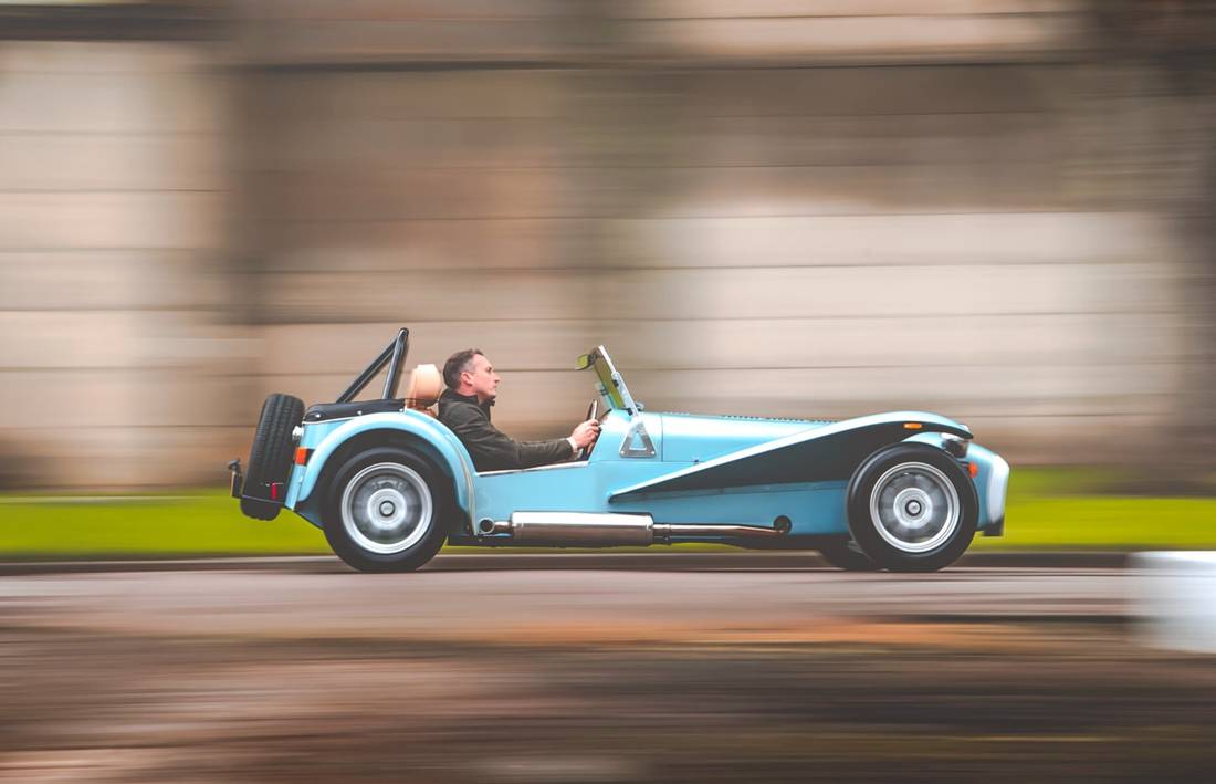 caterham-super-7-side