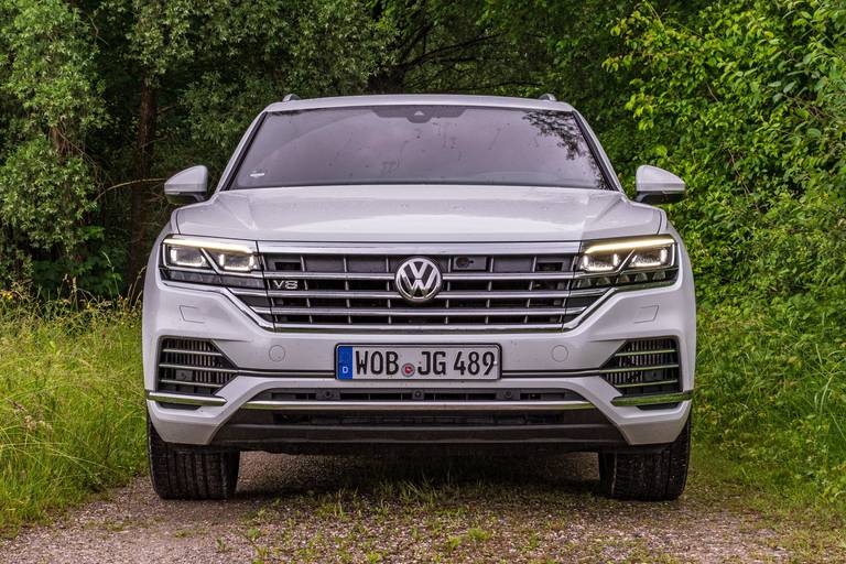 VW-Touareg-V8-TDI-Front