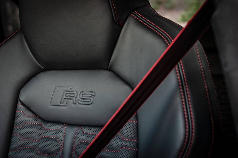Audi-RSQ8-Seatbelt