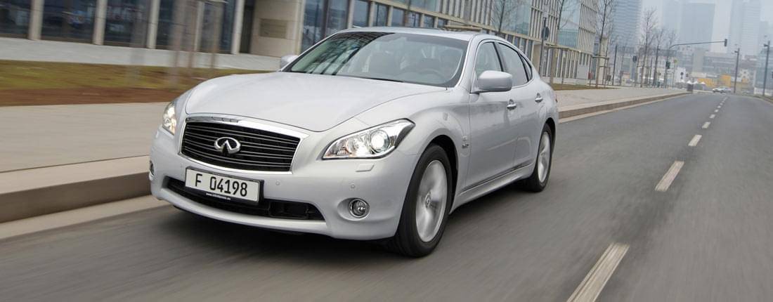 infiniti-m35h-l-01.jpg