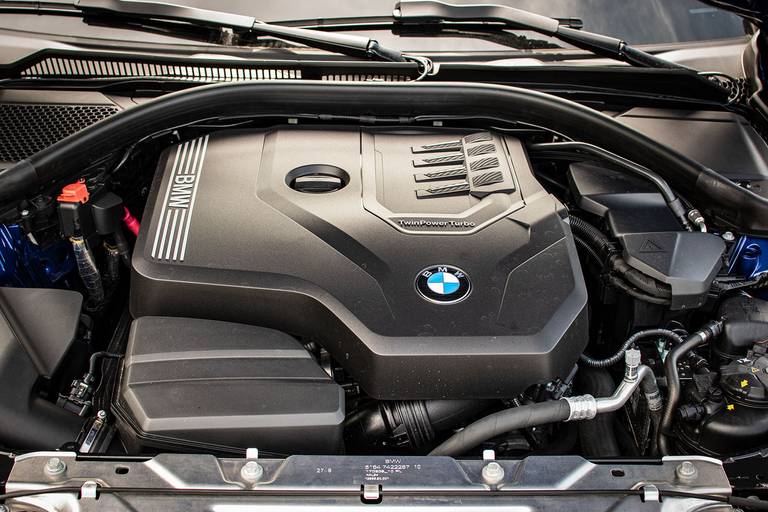 BMW-330i-Engine