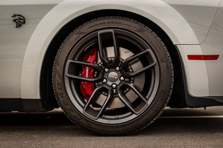 Dodge-SRT-Hellcat-Brake