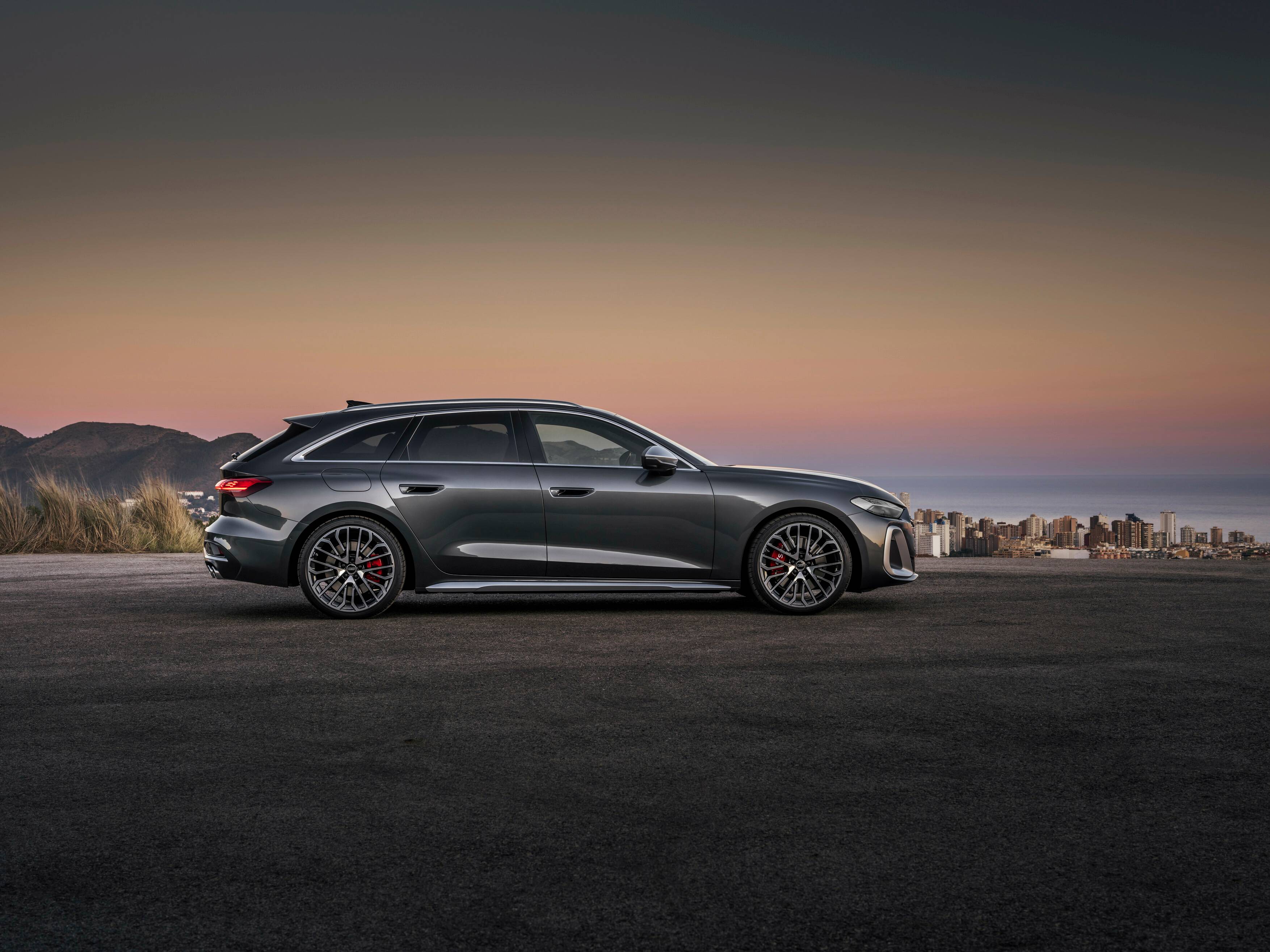 Audi S5 Avant 2025 - Seitenansicht