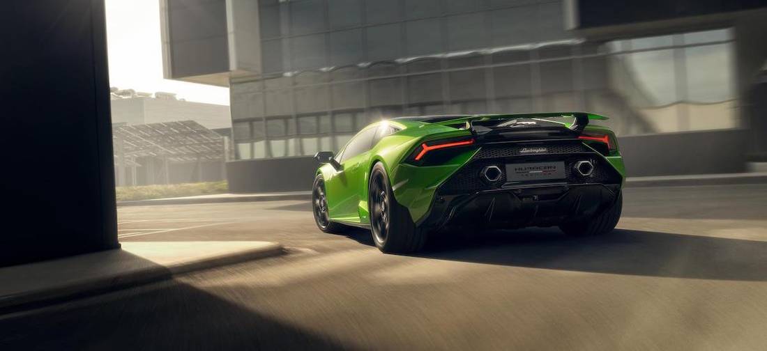 Lamborghini Huracan Tecnica (2022) banner