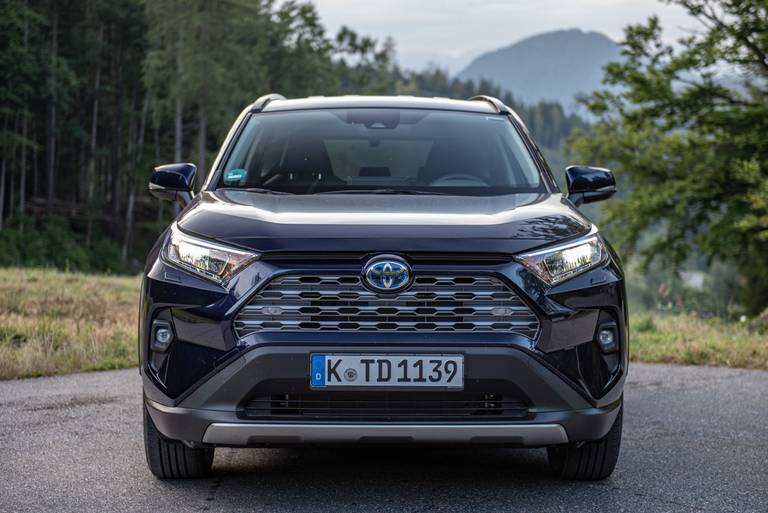 Toyota-RAV4-Hybrid-Front