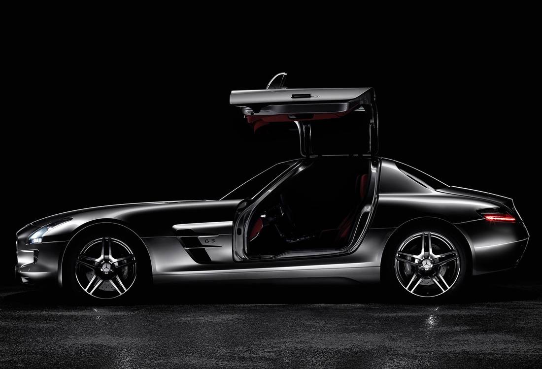 mercedes-benz-sls-side