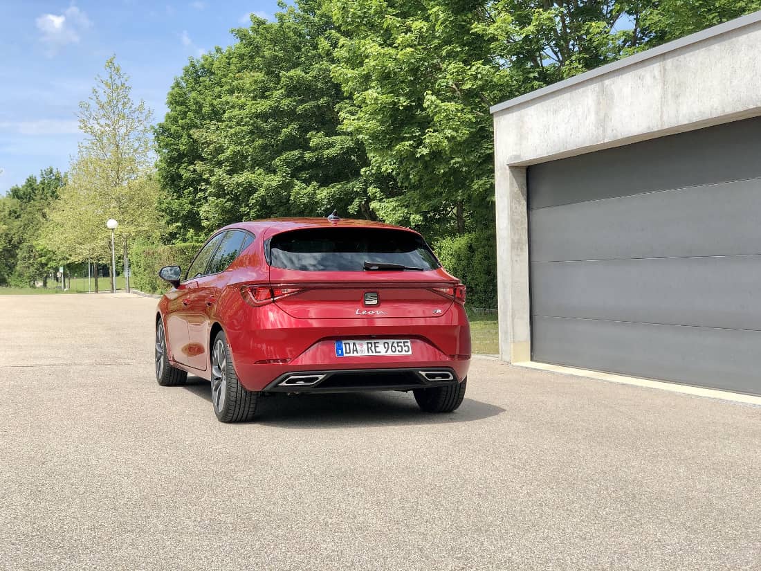 Seat Leon FR eTSI 2020 Desire Red Heck Garage