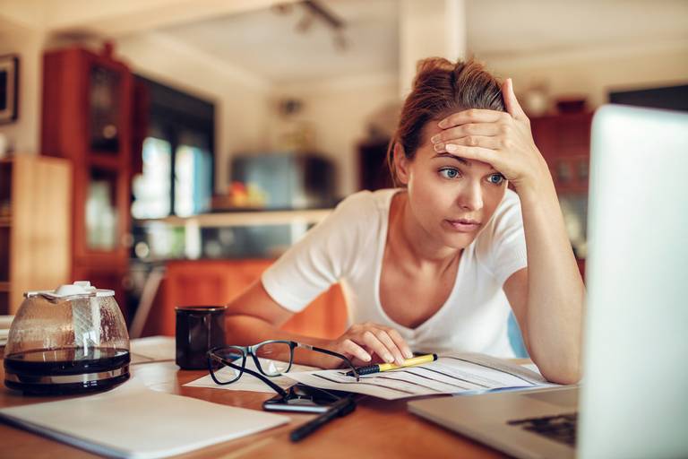 Die Theorieprüfung für den Führerschein erzeugt oft Lernstress