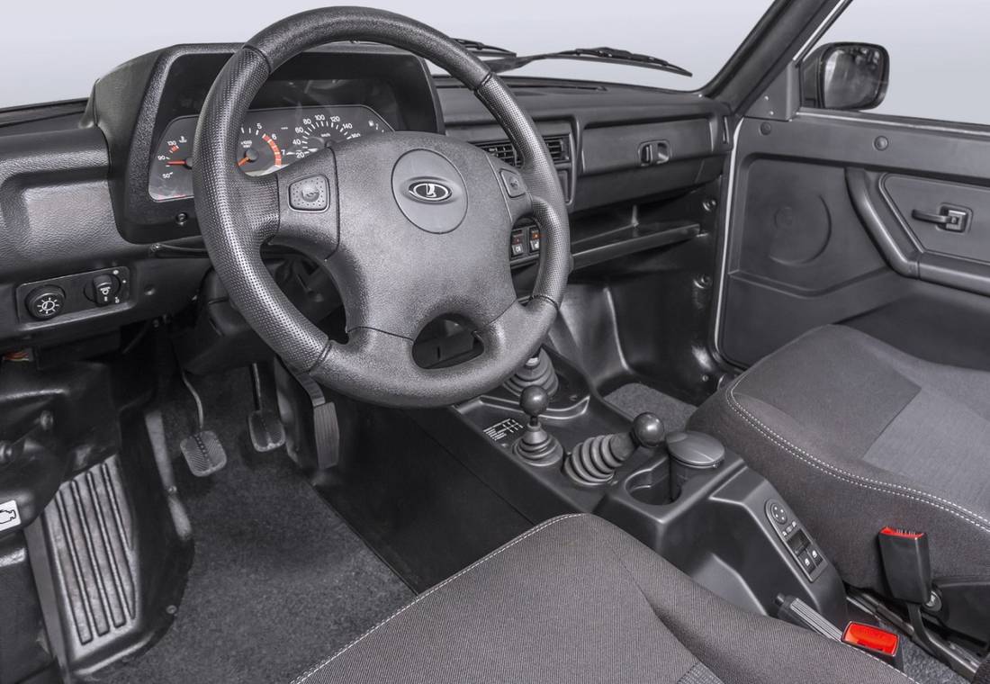 lada-urban-interior